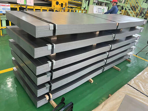 Manufacturers, Suppliers, Stockists And Exporters of Alloy Steel Plates